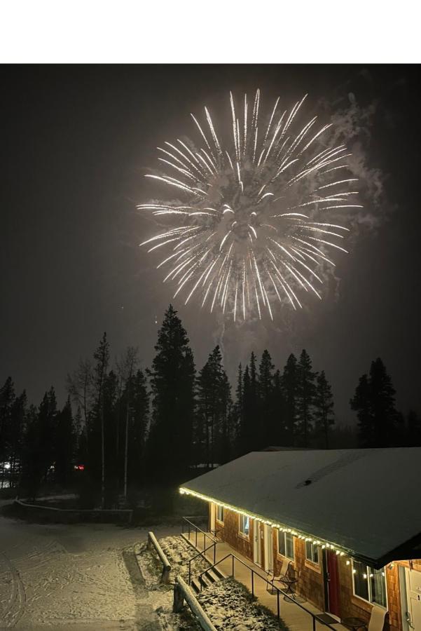 Arctic Divide Lodge Dease Lake Buitenkant foto